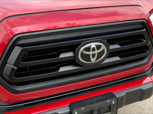 Used 2020 Toyota Tacoma SR w/ SR Convenience Package RWD image 28