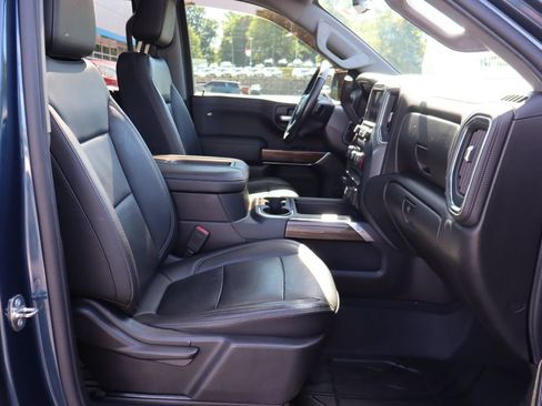 Used 2019 Chevrolet Silverado 1500 LT Trail Boss AWD/4WD image 18