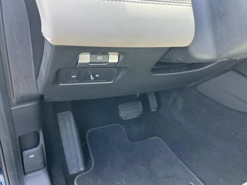 Used 2023 Land Rover Discovery Sport S AWD/4WD image 32
