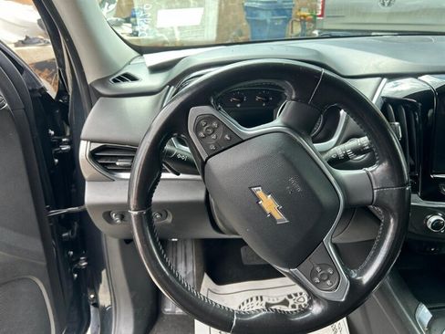 Used 2020 Chevrolet Traverse LT FWD image 17