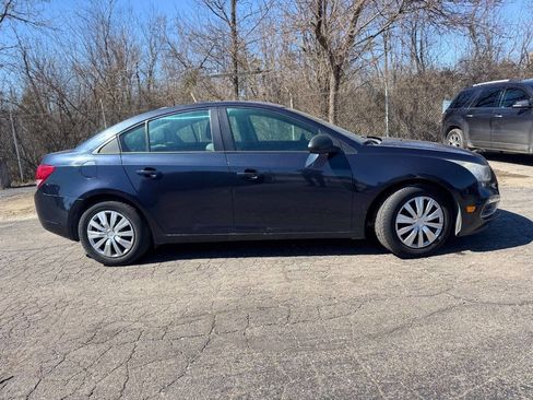 Used 2016 Chevrolet Cruze LS FWD image 2