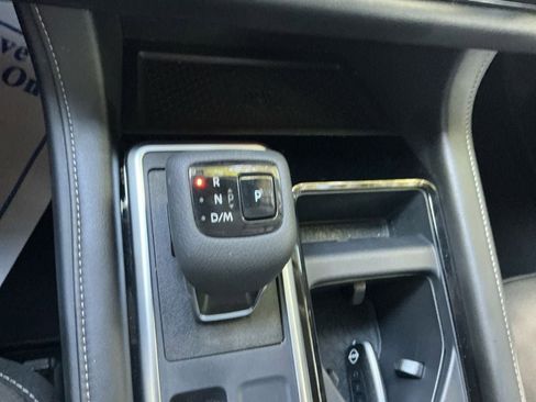 Used 2025 Nissan Pathfinder SL AWD/4WD image 20