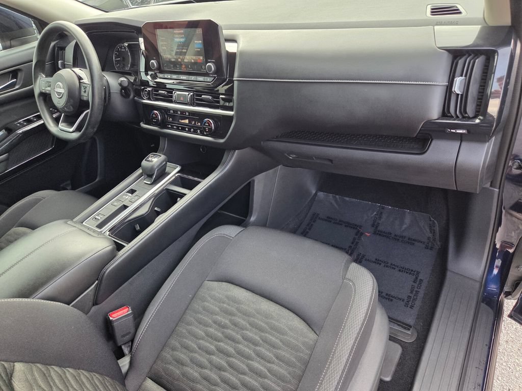 Used 2022 Nissan Pathfinder S FWD image 17