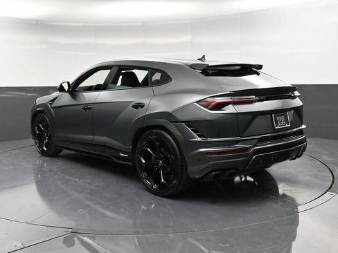 Used 2024 Lamborghini Urus Performante image 3