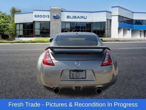 Used 2009 Nissan 370Z Touring RWD image 5
