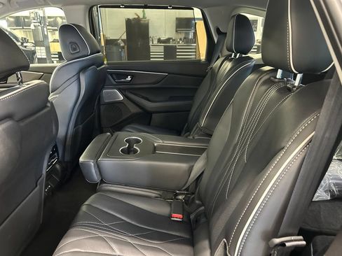 Certified 2026 Acura MDX w/ Advance Package AWD/4WD image 12