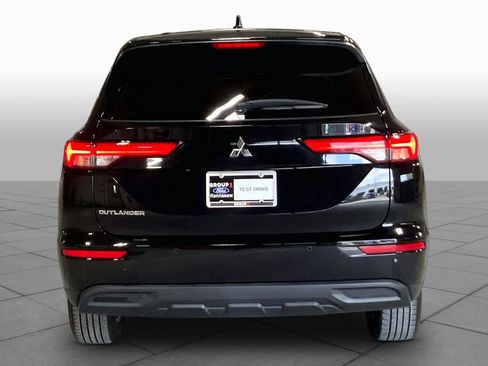 Used 2023 Mitsubishi Outlander ES FWD image 9