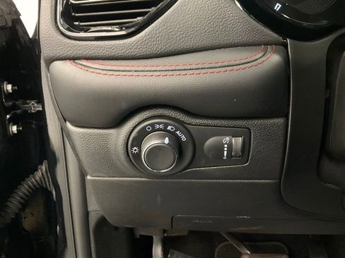 Used 2025 Dodge Durango GT AWD/4WD image 14