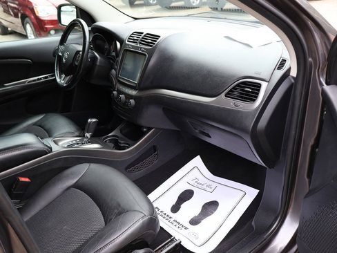 Used 2014 Dodge Journey Crossroad w/ Flexible Seating Group FWD image 23