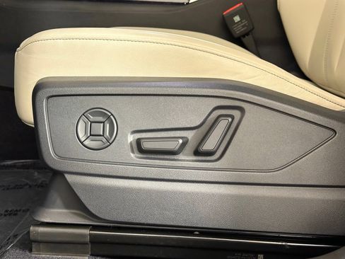 Used 2025 Audi Q5 Premium AWD/4WD image 7