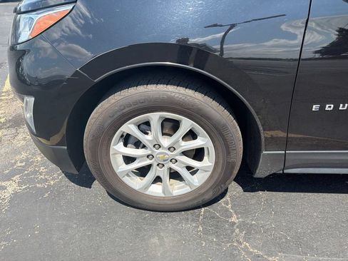 Used 2019 Chevrolet Equinox LT w/ Sun & Navigation Package FWD image 2