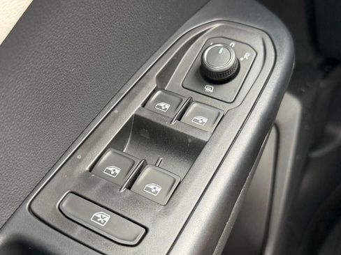 New 2026 Volkswagen Taos SEL AWD/4WD image 17