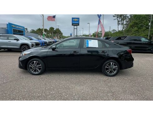 Used 2024 Kia Forte LXS FWD image 5