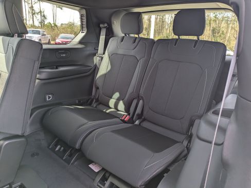 New 2025 Jeep Grand Cherokee L Laredo w/ Luxury Tech Group I image 16