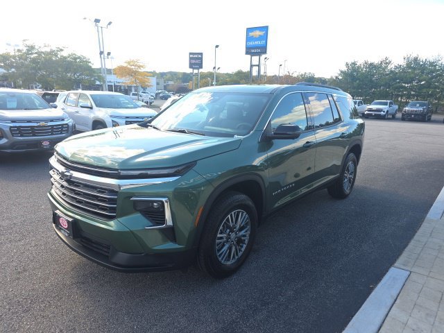 New 2027 Chevrolet Traverse LT w/ Driver Confidence Package FWD image 6