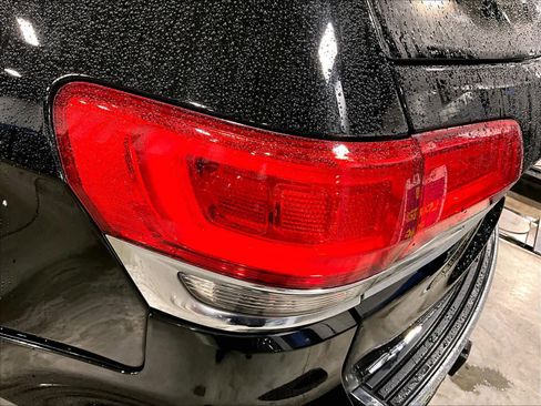 Used 2017 Jeep Grand Cherokee Overland image 35