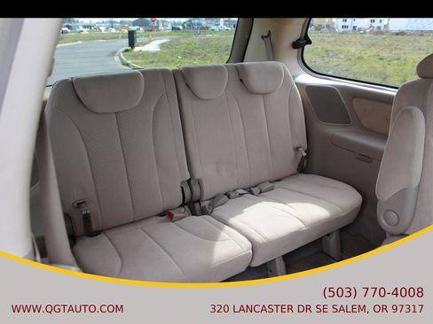 Used 2007 Hyundai Entourage GLS image 18