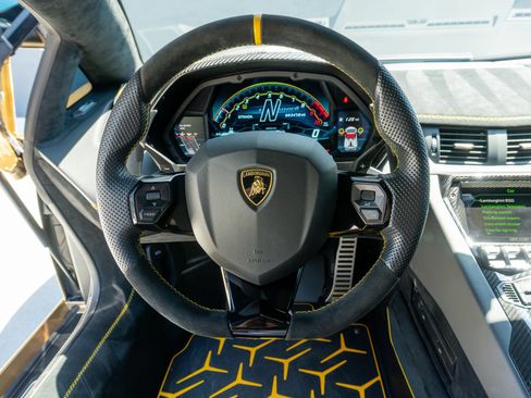 Used 2020 Lamborghini Aventador SVJ AWD/4WD image 60