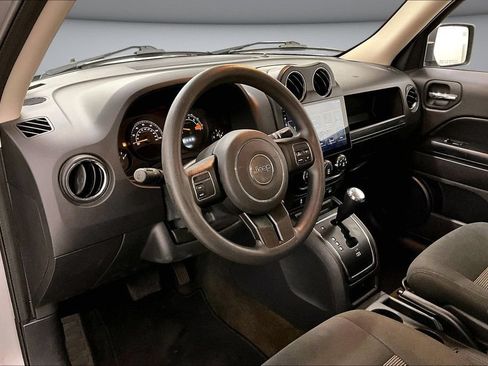 Used 2017 Jeep Patriot Sport w/ Power Value Group FWD image 17