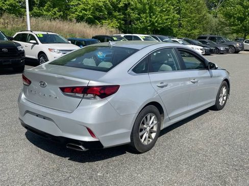 Used 2018 Hyundai Sonata SE image 2