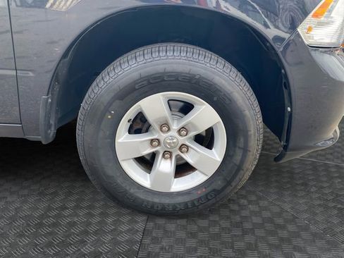 Used 2017 RAM 1500 Express image 32