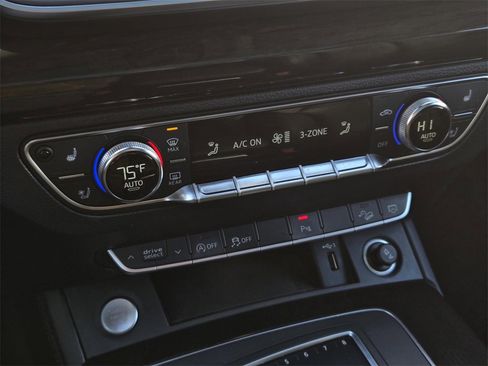 Used 2018 Audi Q5 Prestige w/ Prestige Package image 25