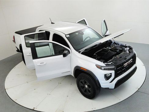 Used 2024 GMC Canyon Elevation image 15