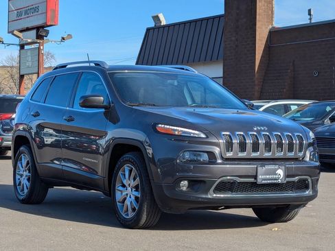 Used 2018 Jeep Cherokee Limited image 8