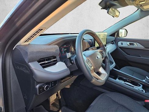 New 2026 Ford Explorer Active image 3