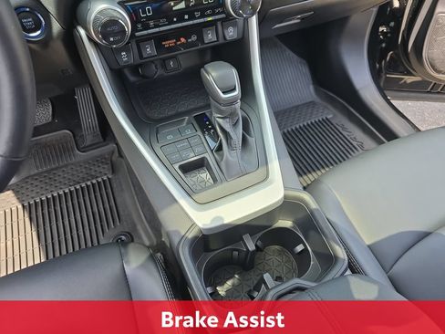 Certified 2022 Toyota RAV4 XLE Premium AWD/4WD image 30