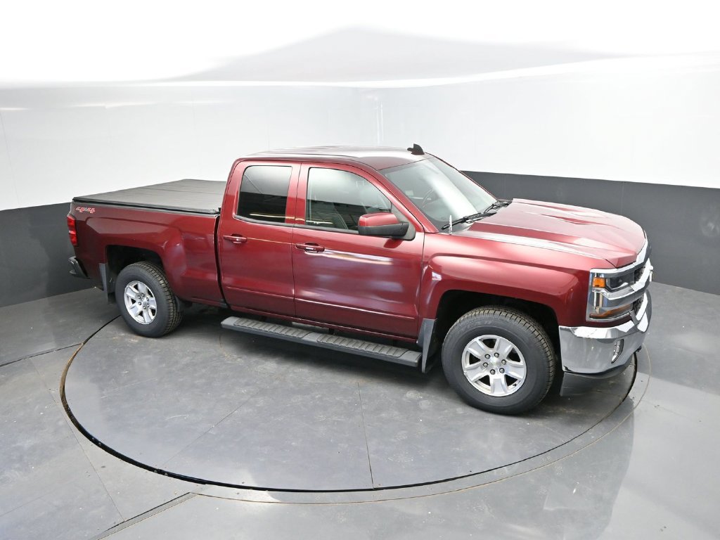 Used 2017 Chevrolet Silverado 1500 LT w/ All Star Edition AWD/4WD image 28