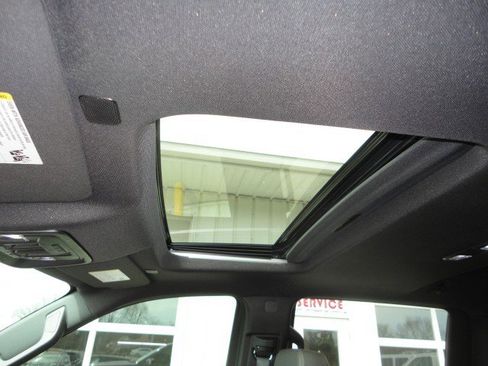 Used 2022 GMC Sierra 1500 AT4 w/ AT4 Premium Package image 9