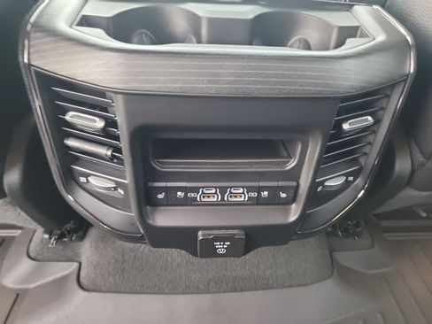 Used 2024 RAM 1500 Limited AWD/4WD image 16
