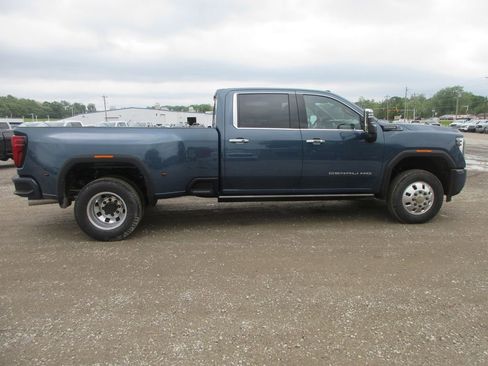 New 2026 GMC Sierra 3500 Denali Ultimate AWD/4WD image 3