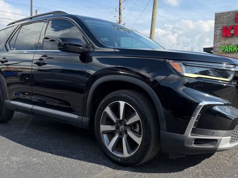 Used 2023 Honda Pilot Elite image 10