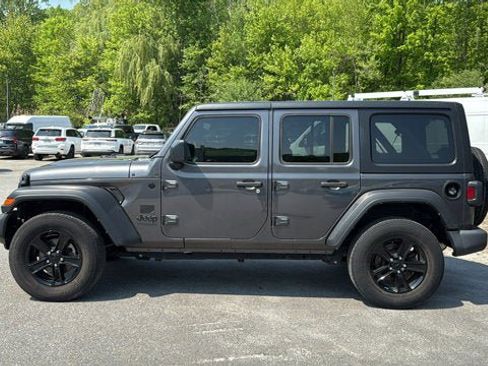 Used 2022 Jeep Wrangler Unlimited Sport AWD/4WD image 4
