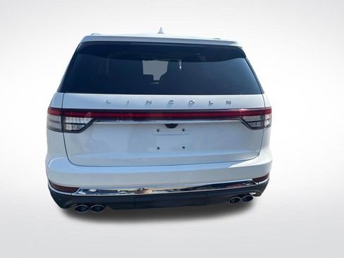 Used 2023 Lincoln Aviator Reserve w/ Equipment Group 201A image 4