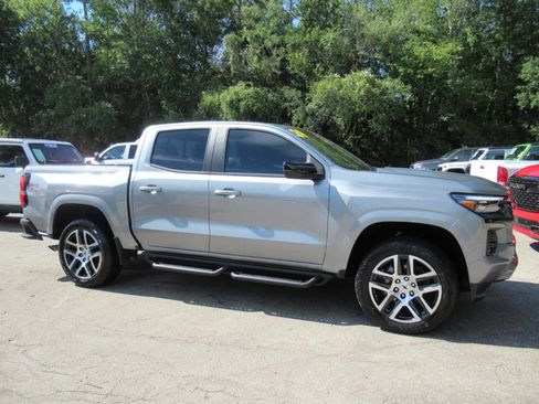 Used 2024 Chevrolet Colorado Z71 w/ Z71 Convenience Package 2 AWD/4WD image 2