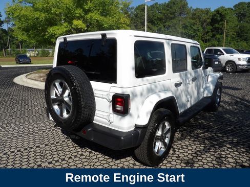 Used 2018 Jeep Wrangler Unlimited Sahara AWD/4WD image 6