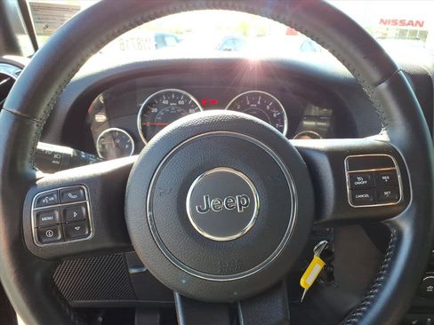 Used 2016 Jeep Wrangler Sahara w/ Dual Top Group AWD/4WD image 18