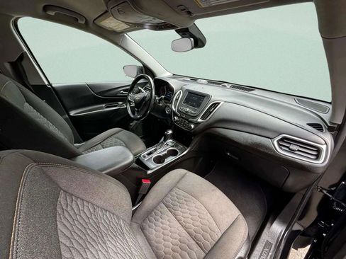 Used 2019 Chevrolet Equinox LT w/ Driver Convenience Package image 11