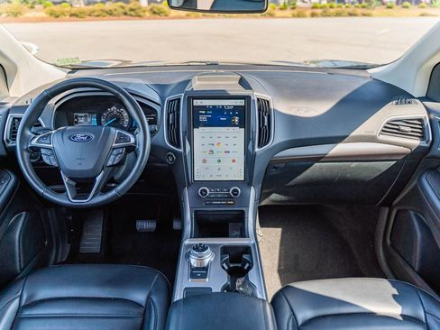 Used 2024 Ford Edge SEL image 21