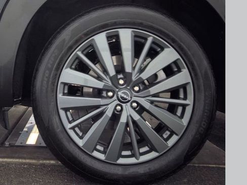 Used 2025 Nissan Pathfinder SL w/ SL Premium Package image 13