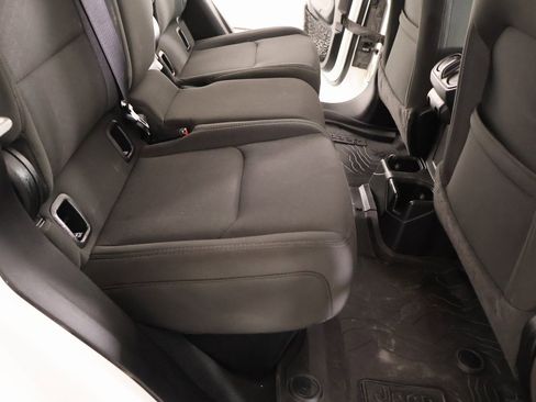 Used 2023 Jeep Gladiator Willys image 13