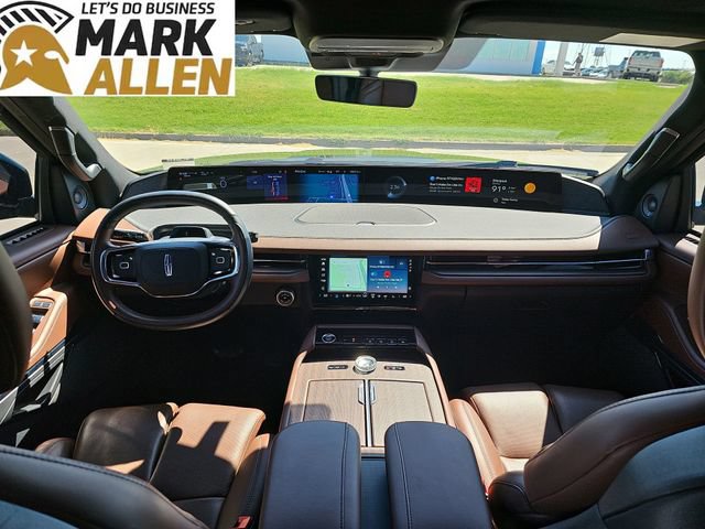 Used 2025 Lincoln Navigator Reserve AWD/4WD image 21