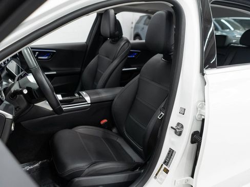 Used 2025 Mercedes-Benz C 300 4MATIC Sedan image 8