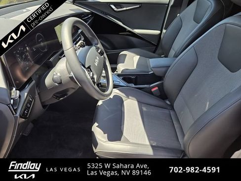 Certified 2024 Kia Niro Wind FWD image 11