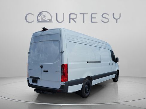 Used 2026 Mercedes-Benz Sprinter 2500 image 3