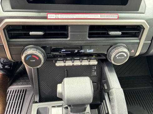 New 2026 Toyota 4Runner SR5 AWD/4WD image 22