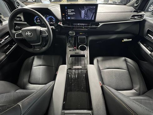 New 2026 Toyota Sienna XLE Woodland Edition AWD/4WD image 23